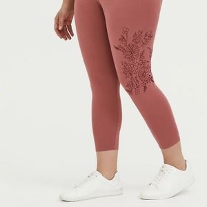 NWOT Torrid Embroidery Dusty Rose Leggings